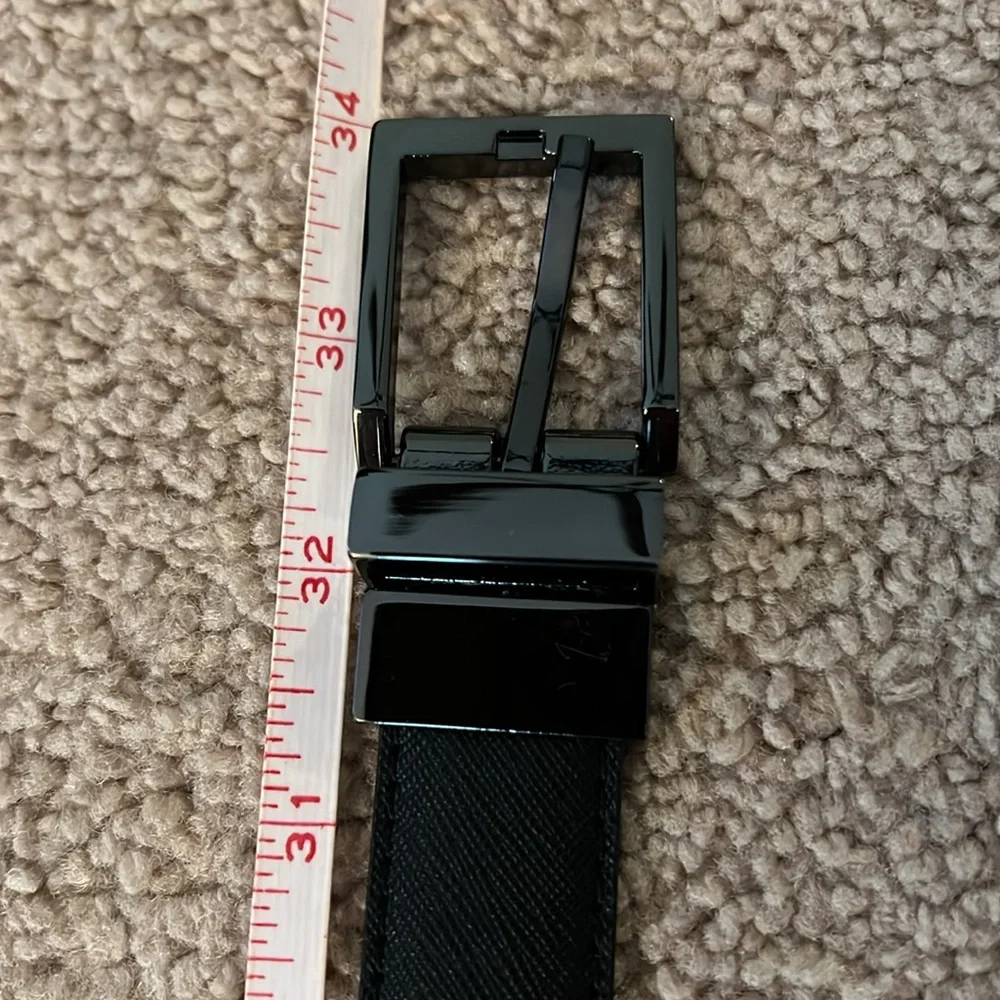 Van Heusen boys black and brown reversible belt 33 inches to last hole